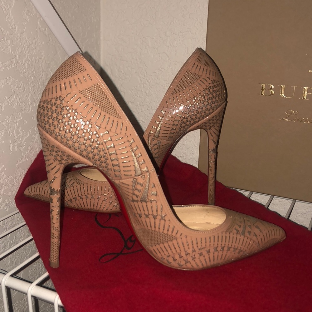 Christian Lubs Red Bottoms 💋